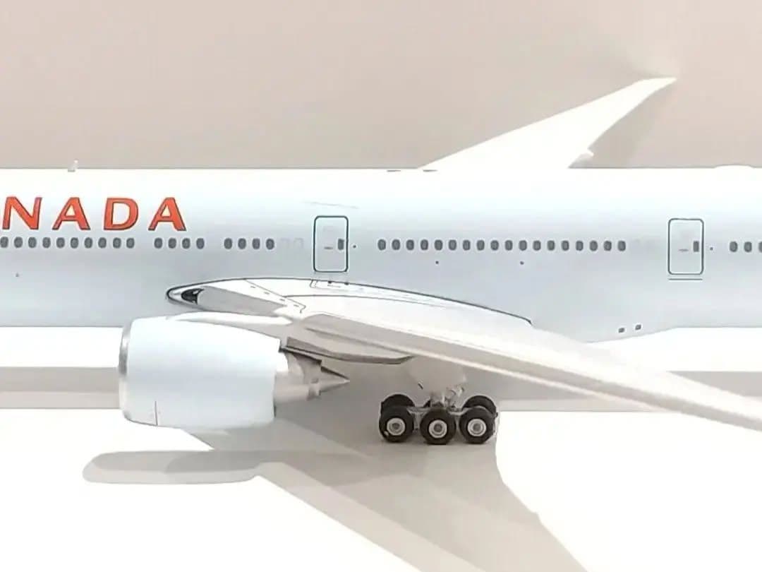 航空機・ヘリコプター AIR  B777-300 1/400