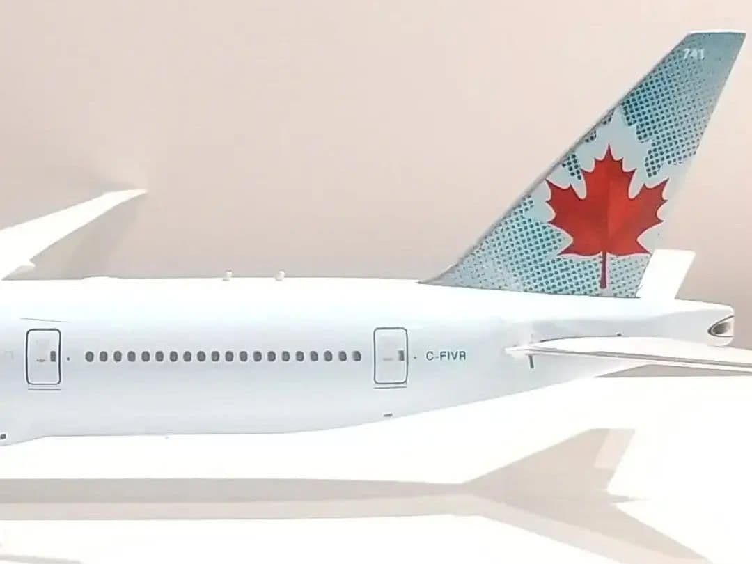 航空機・ヘリコプター AIR  B777-300 1/400