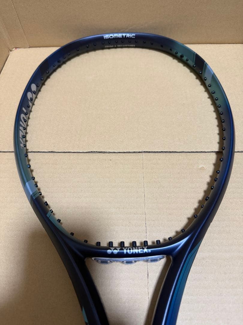 新品未使用　YONEX テニスラケット EZONE 100SL グリップサイズ1