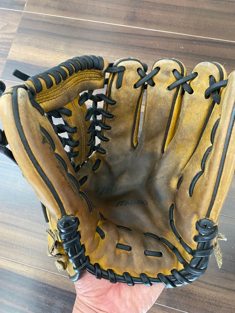 ミズノプロ　ビックM オーダー硬式グローブ 希少 イエロー×ブラック　内野手用