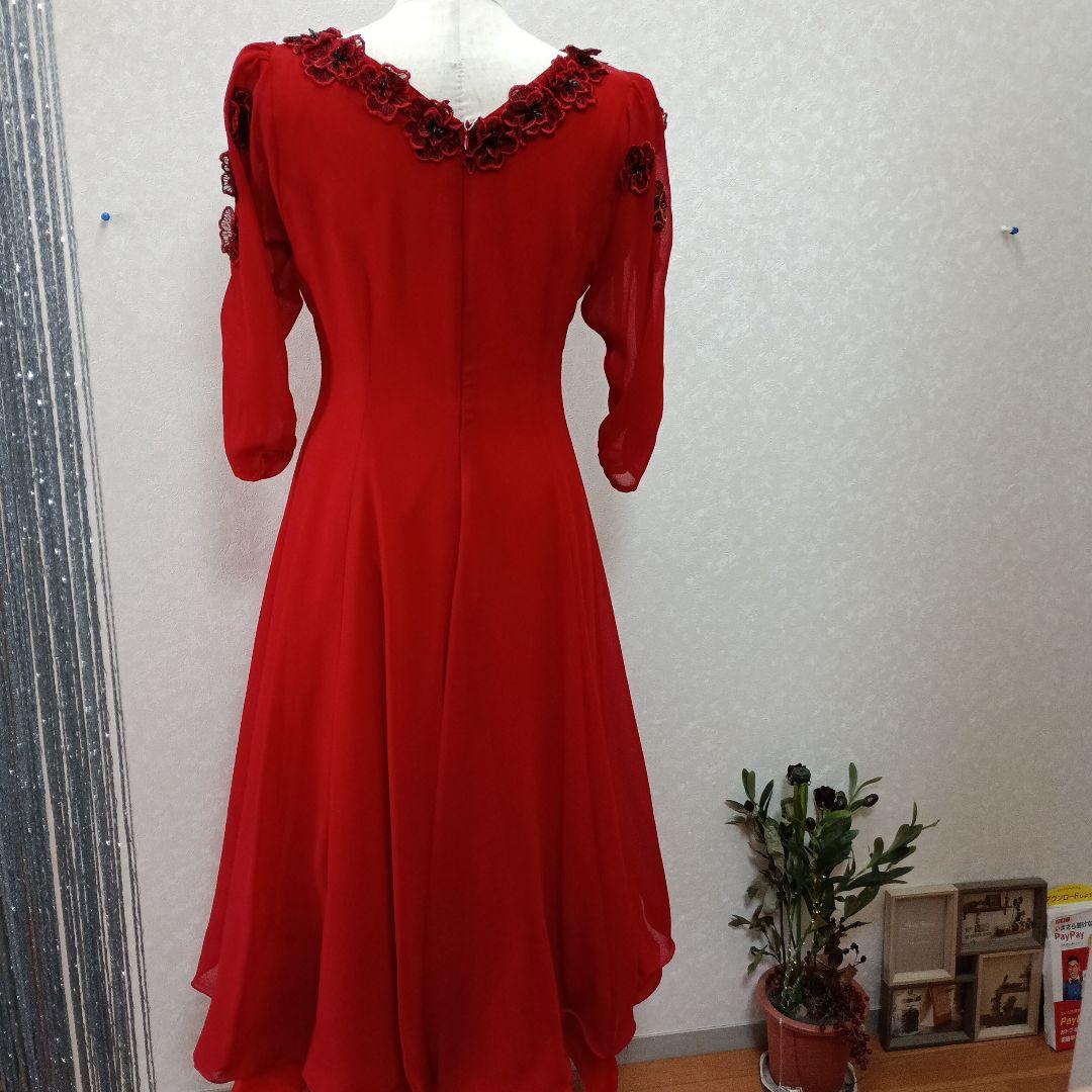 社交ダンス赤い花刺繍のフレアドレス