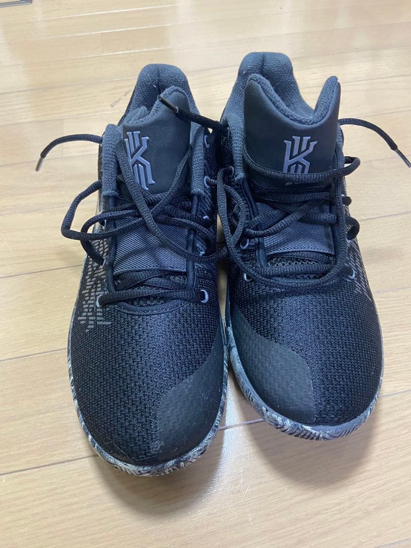 Nike Kyrie ブラック バスケットボールシューズ