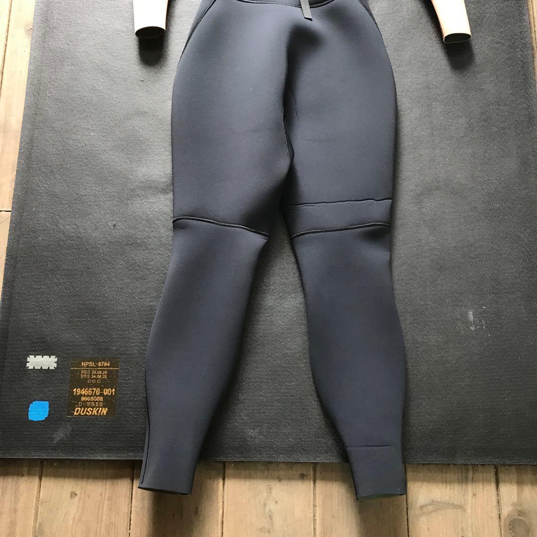 ROXY フルスーツ ブラック/フラワーMサイズ 新品タグ付き定価¥42,900