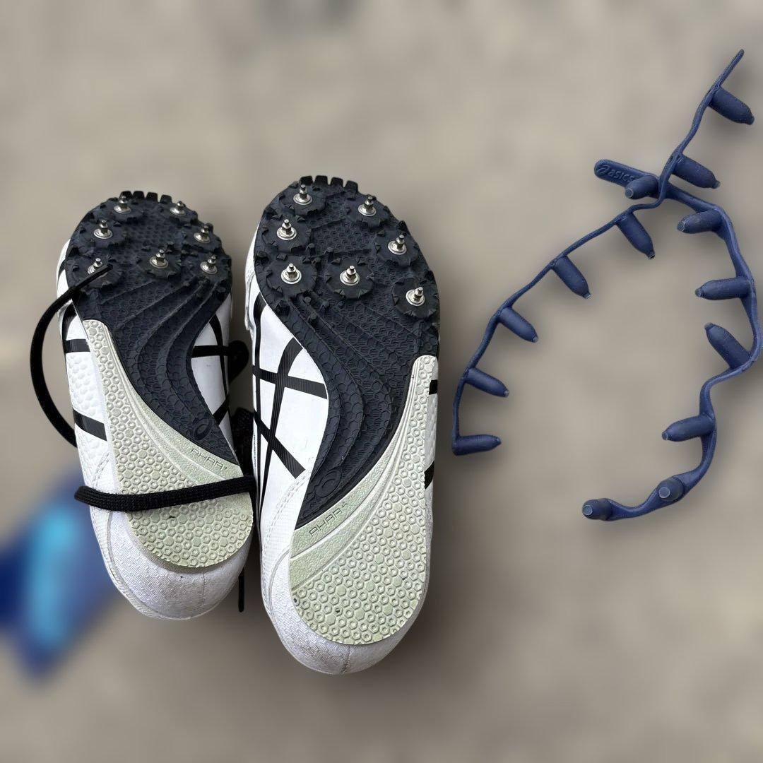 ASICS スパイクシューズ ホワイト/ブラック　21.5センチ