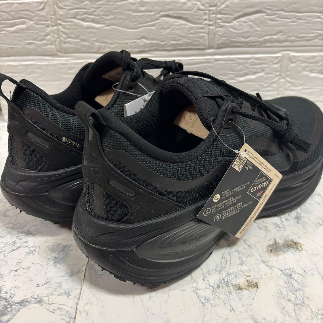新品　ナイキ　ズーム　ボメロ　18 ゴアテックス
