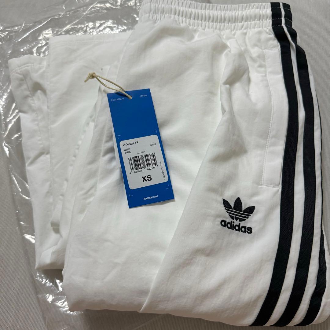 adidas WOVENTP トラックパンツ　白