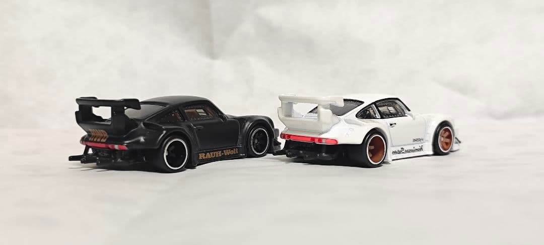 モ*ん様 ホットウィール RAUH-Welt ポルシェ 930 RWB 黒・白