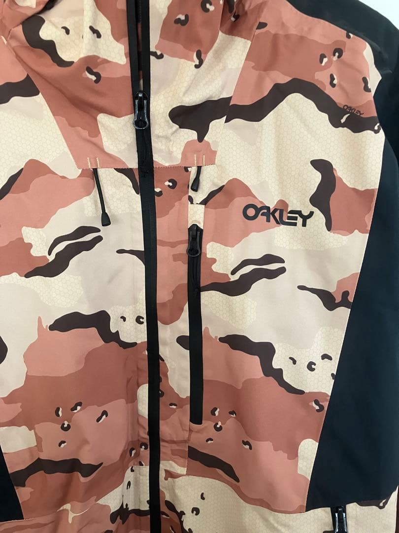 OAKLEY 迷彩柄　スノボーウェア