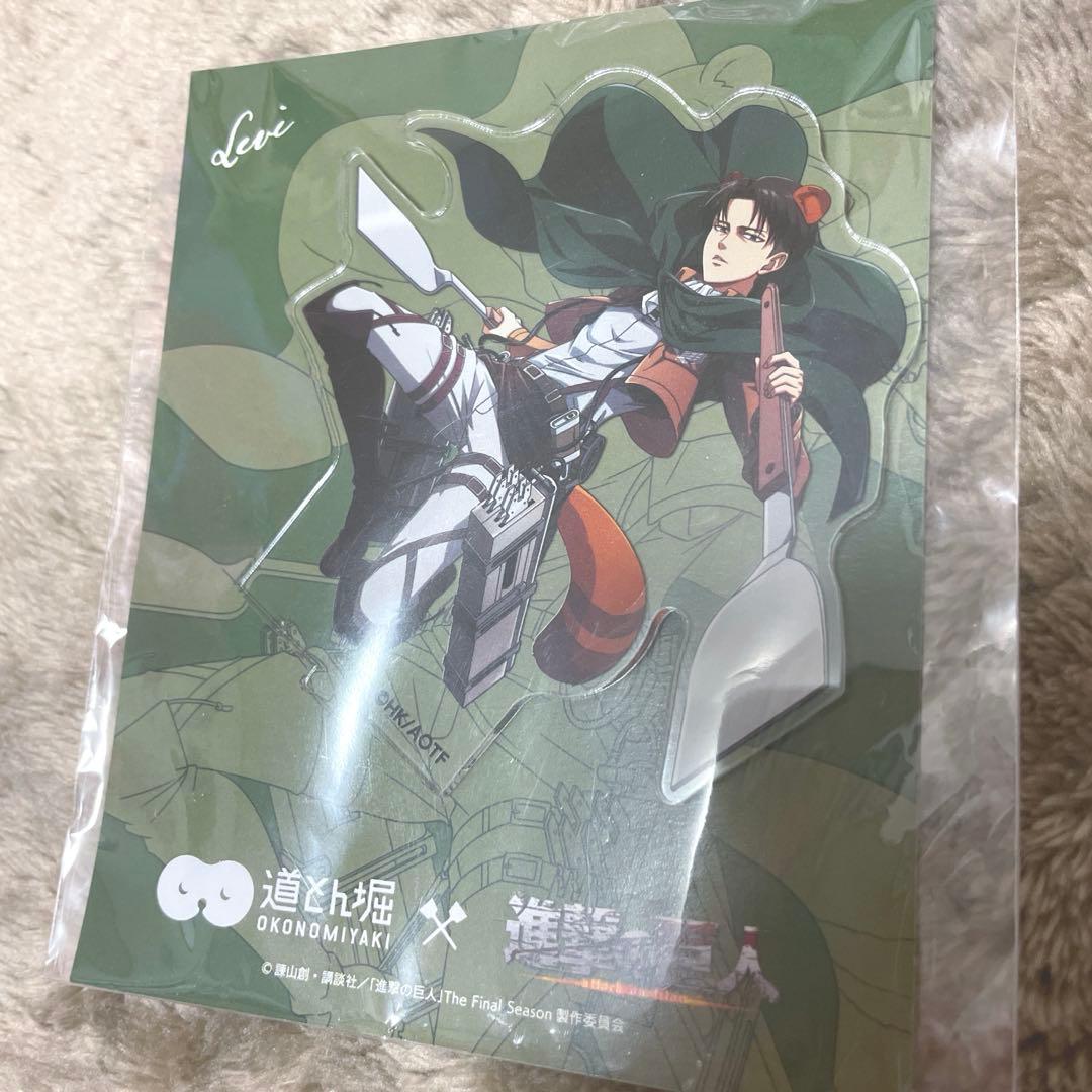 進撃の巨人　リヴァイ　アクリルスタンド