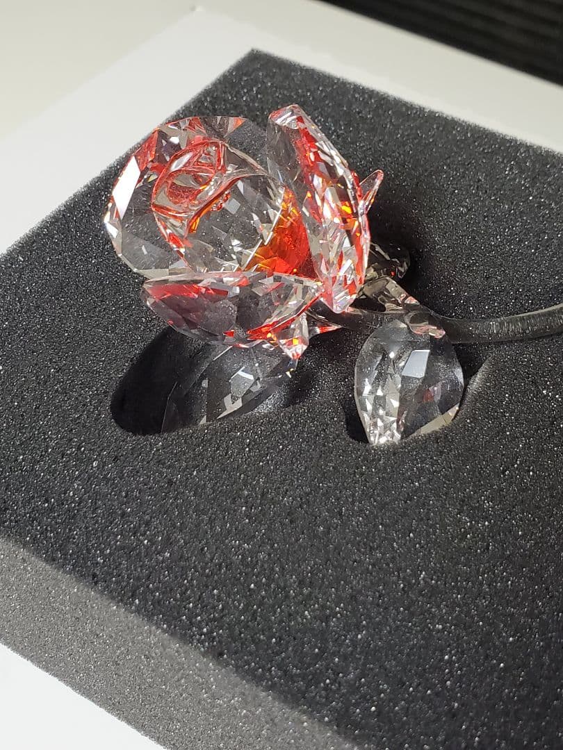 SWAROVSKI／クリスタルローズ BLOSSOMING ROSE, RED