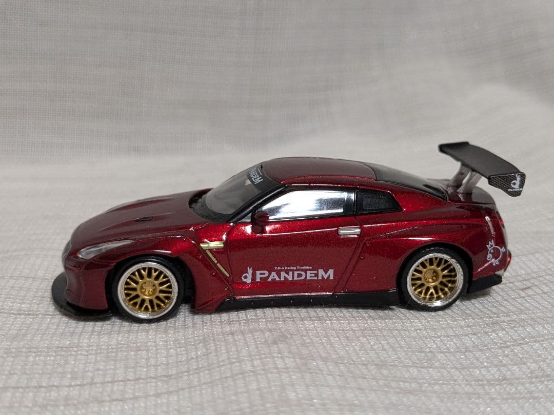 miniGT 日産　GT-R PANDEM Lava Red