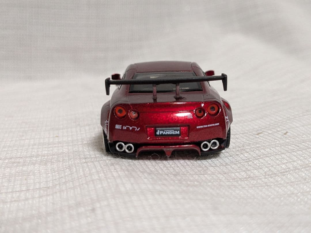 miniGT 日産　GT-R PANDEM Lava Red