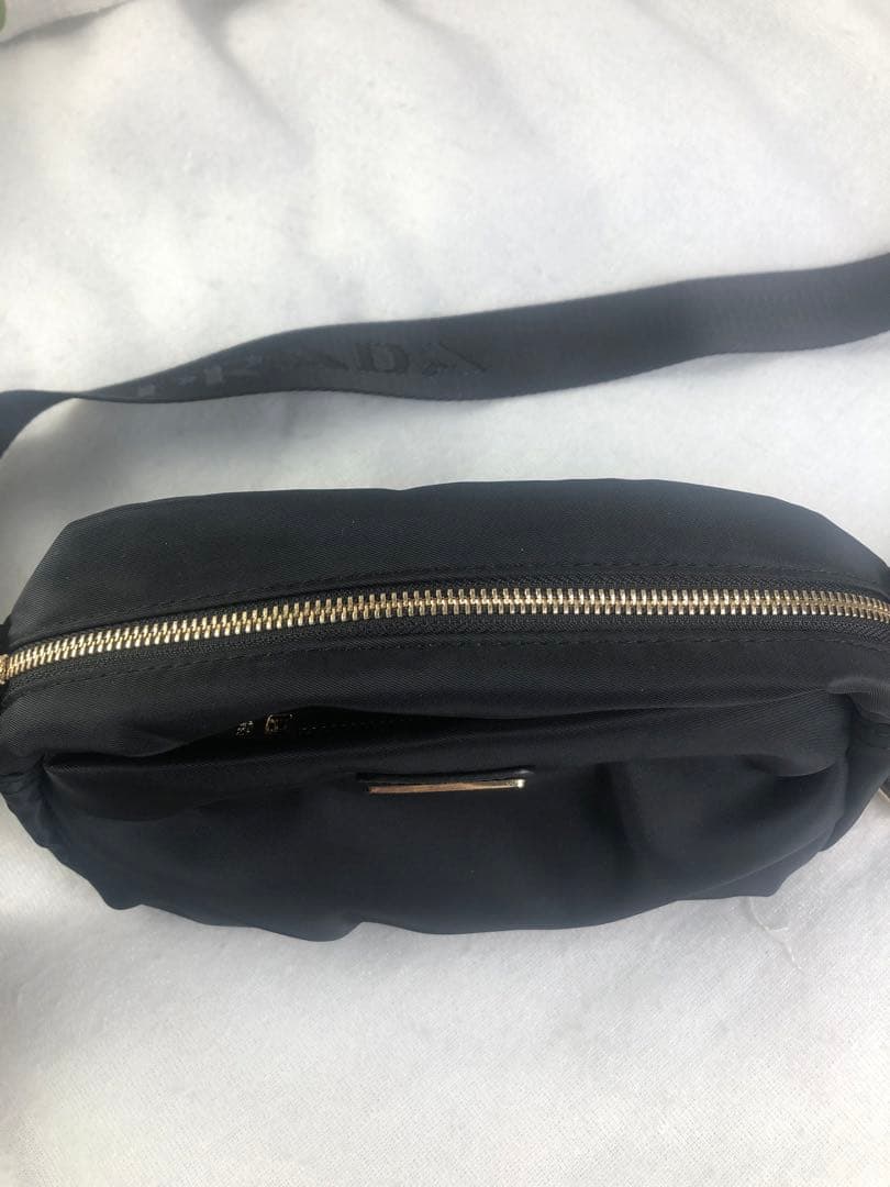 PRADA ブラック ショルダーバッグ ナイロン ノベルティ ブラック a1