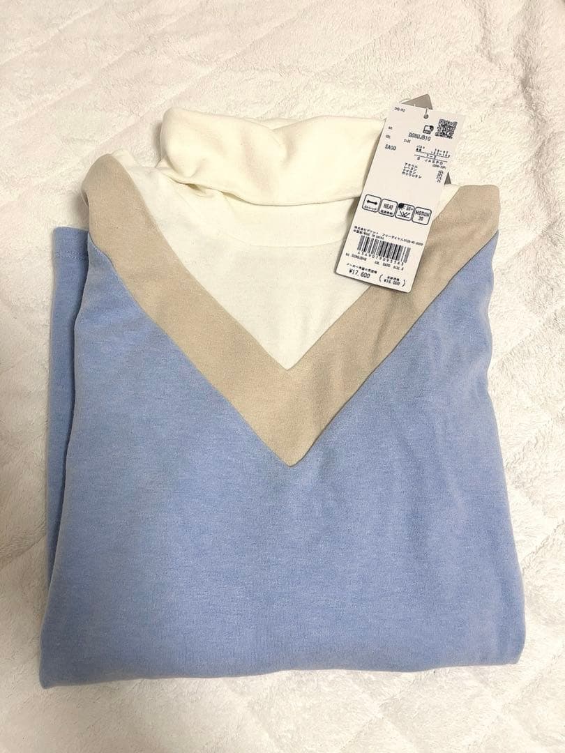 【新品タグ付き】　DESCENTE 水色　タートルネック セーター ♡