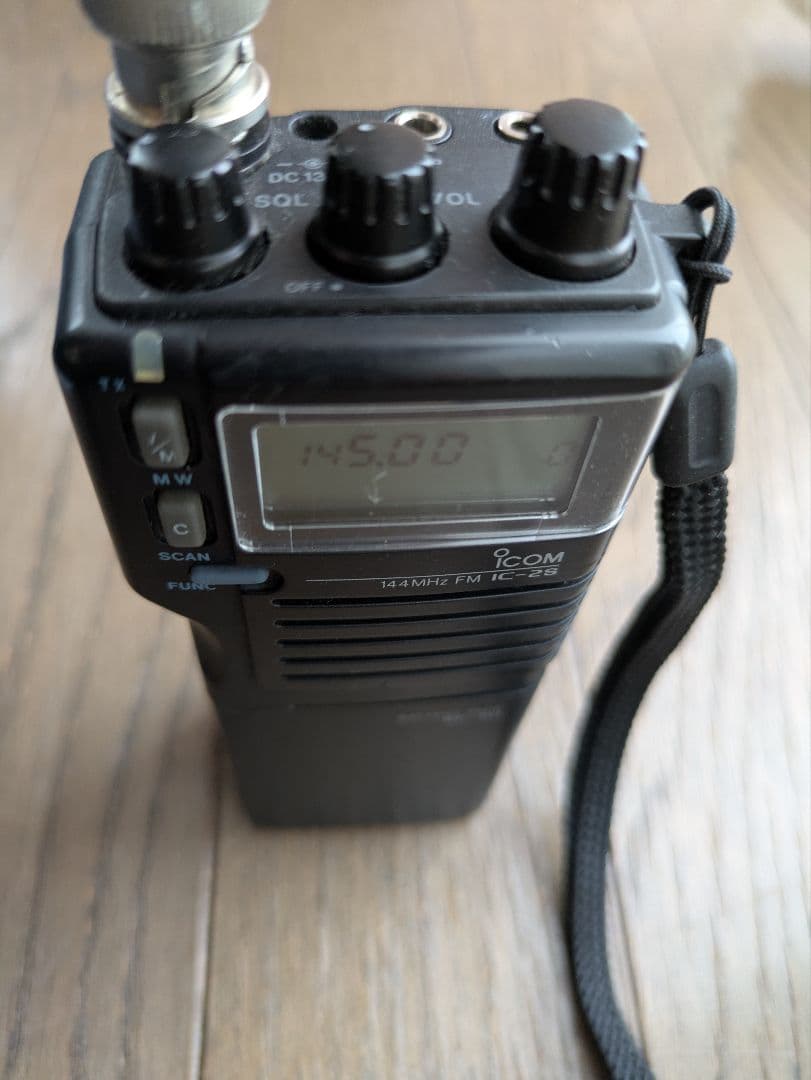 アマチュア無線機　ICOM　IC-2S 144MHz帯ハンディ機