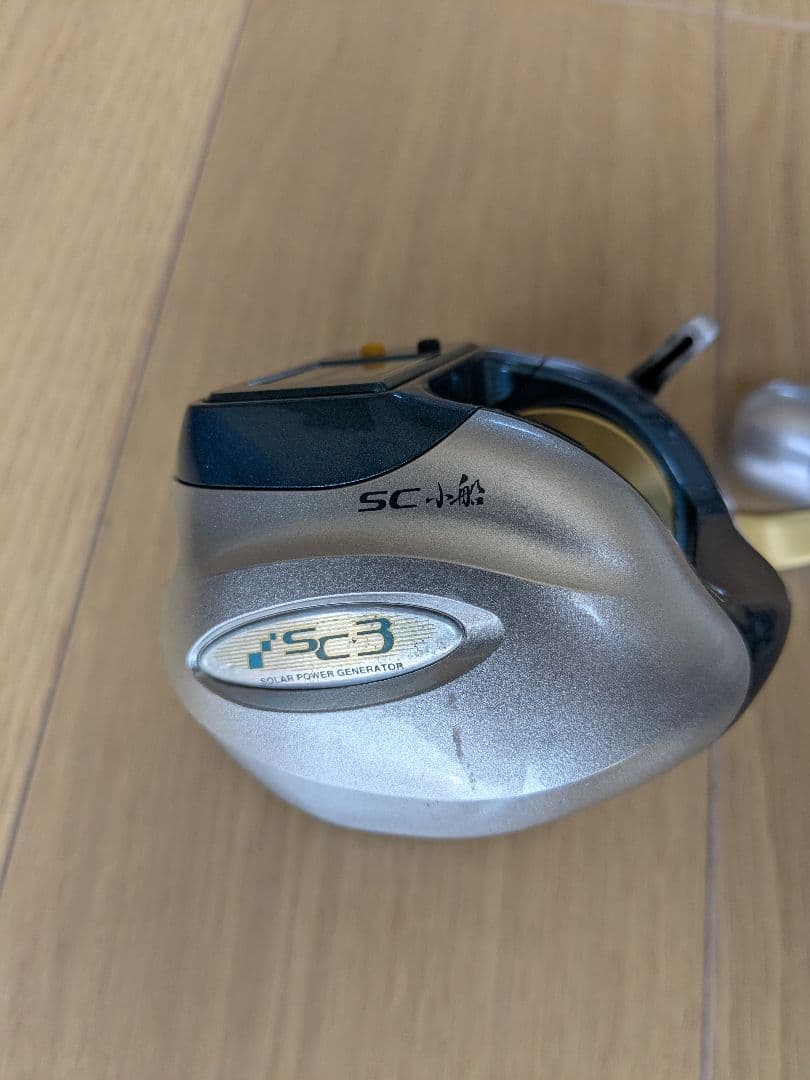 シマノ　SC3小舟800ベイトリール