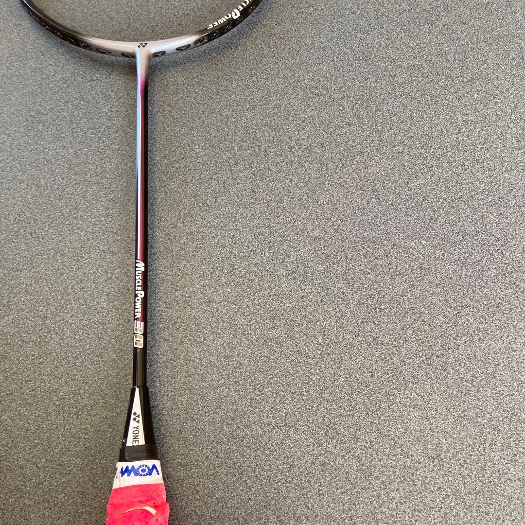 バドミントンラケット YONEX