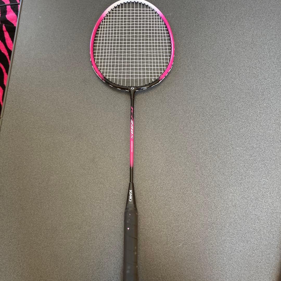 バドミントンラケット YONEX