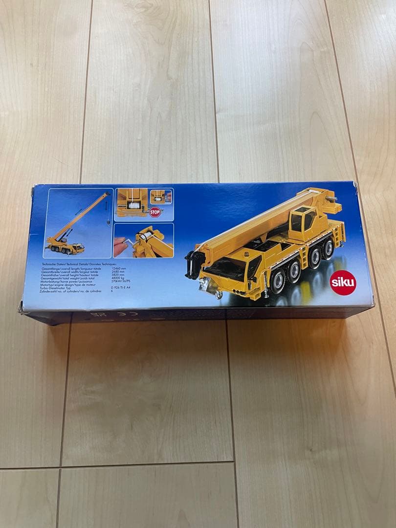 新品　siku クレーン車 2110 1:55 重機　トミカ　コマツ　ダンプ
