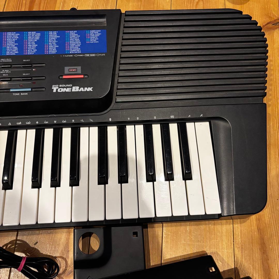 CASIO カシオ　CT-625 ピアノ　電子キーボード　スタンド付き