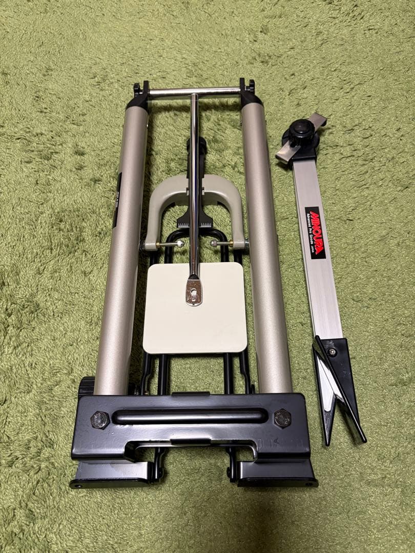 ミノウラ　MINOURA WORKMAN PRO 自転車用　振れ取り台
