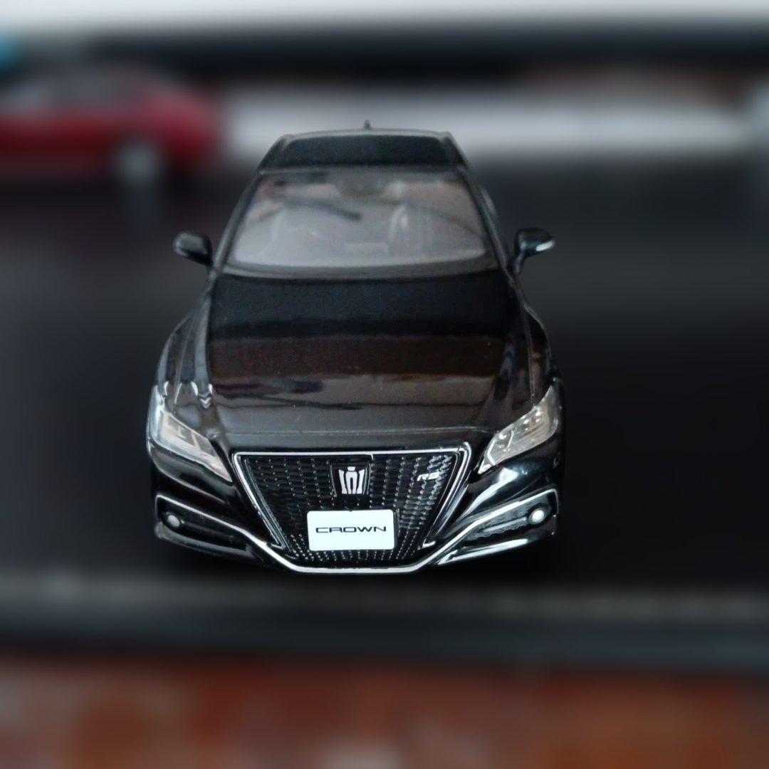 トヨタ純正色見本CROWN ミニカー 黒 1/30スケール
