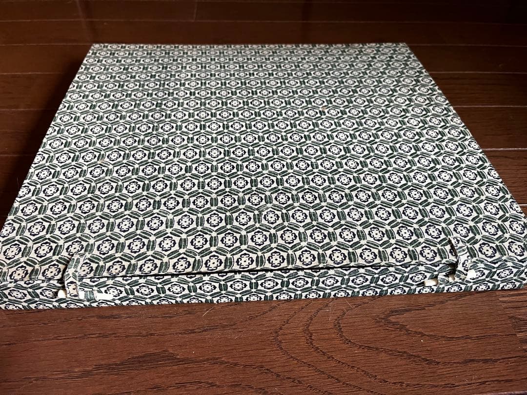 ★未使用★刺繍画　椿(?)  アンティーク　額縁付　額装