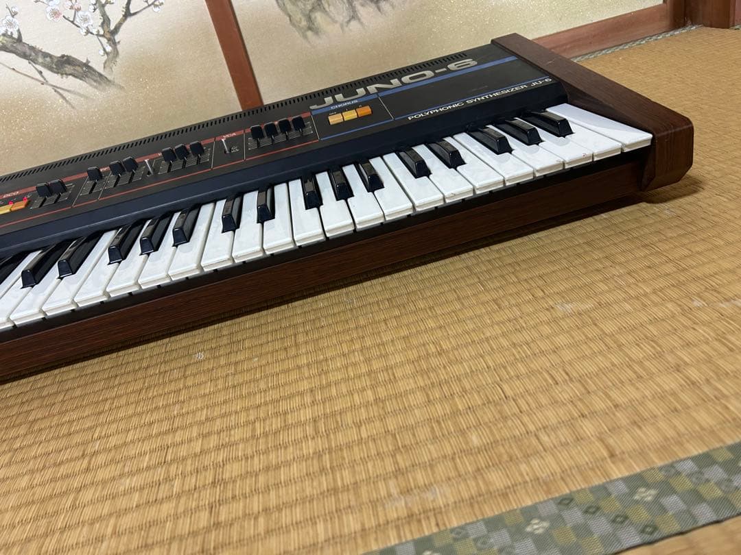 ローランド JUNO-6 シンセサイザー