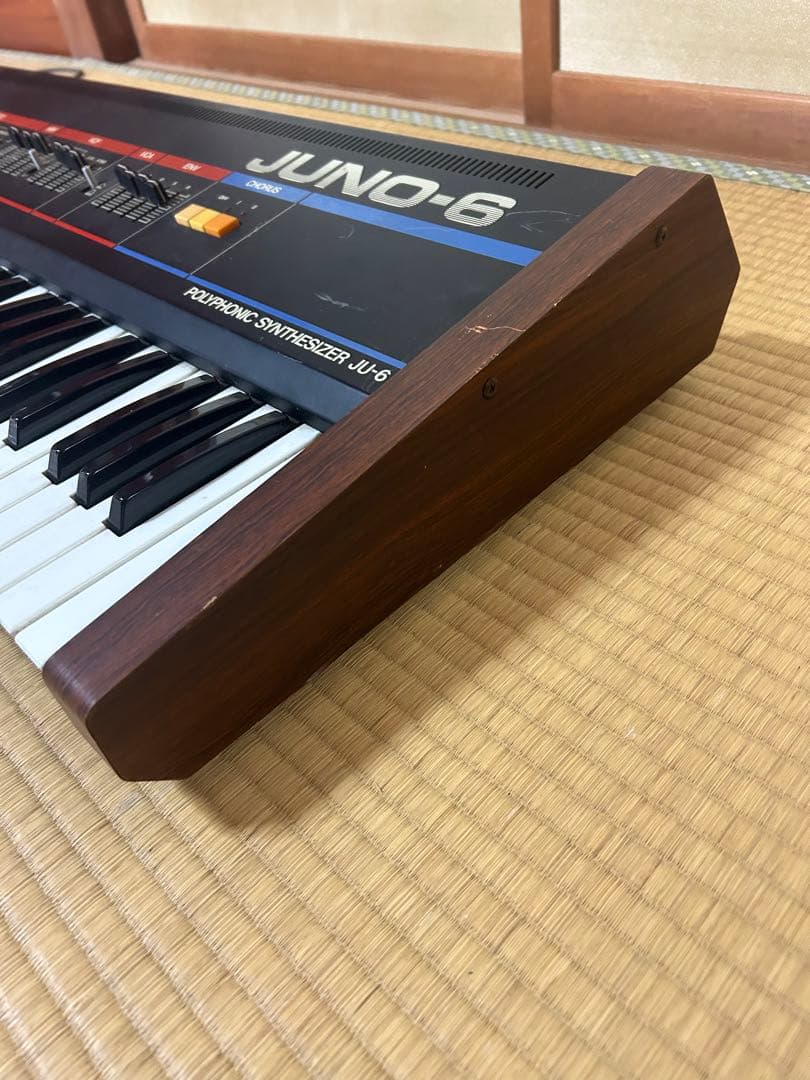 ローランド JUNO-6 シンセサイザー