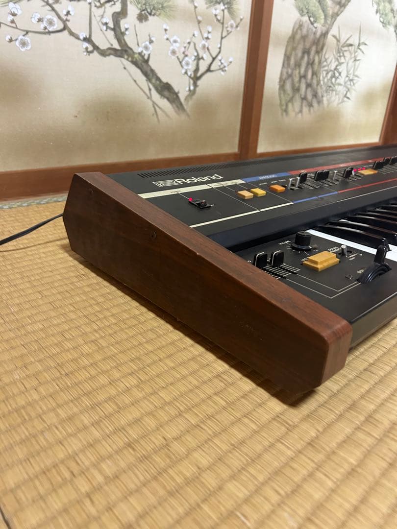 ローランド JUNO-6 シンセサイザー
