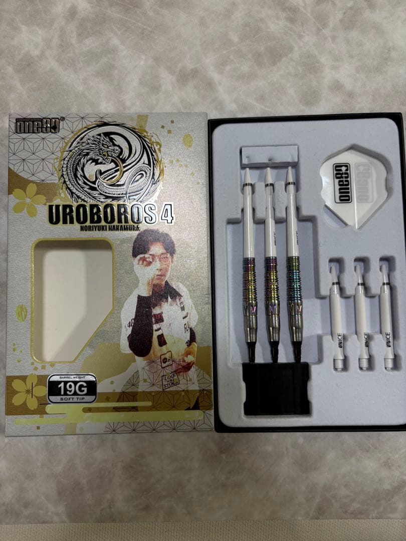 ダーツ　one80 ウロボロス4 レインボー 19g