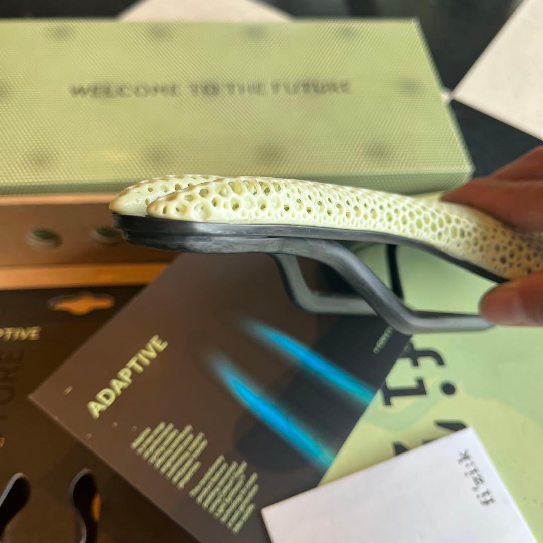 t*a様 fi'zi:k Antares Adaptive サドル　146mm