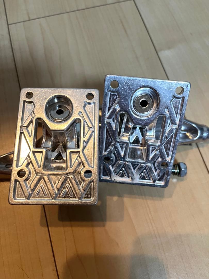 【超美品】VENTURE TRUCK V-TITANIUMS 5.2 HI