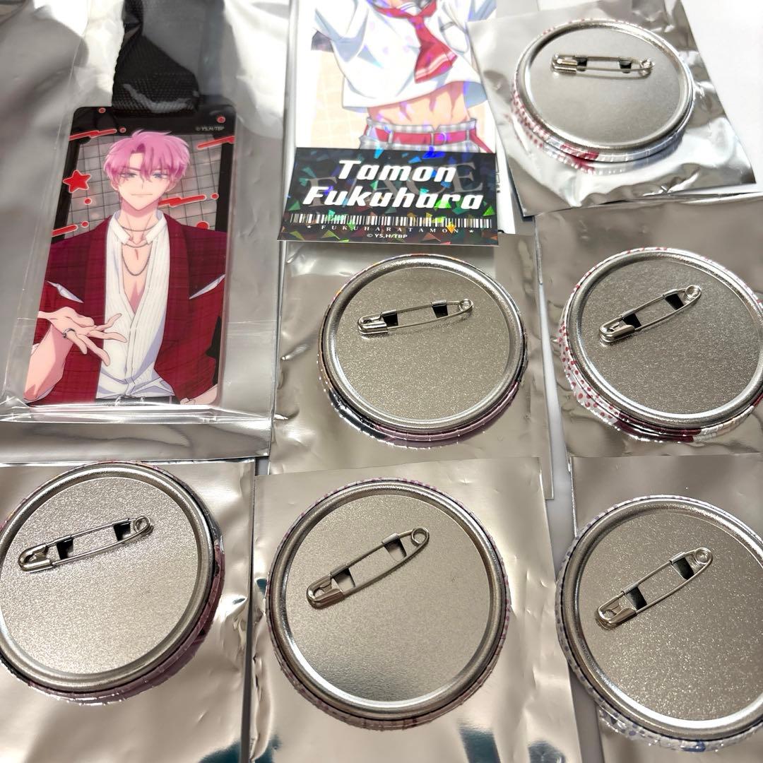 多聞くん今どっち⁉︎ コトブキヤくじ　カラビナ付きアクリル　缶バッジ　ジメ原