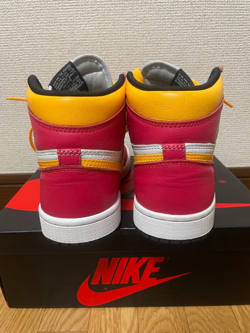 シューズ(女性用) NikeAirJordan 1 High OG Light Fusion Red