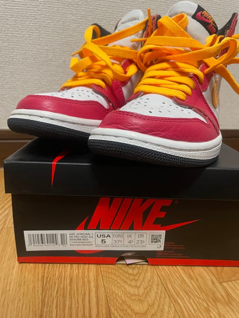 シューズ(女性用) NikeAirJordan 1 High OG Light Fusion Red