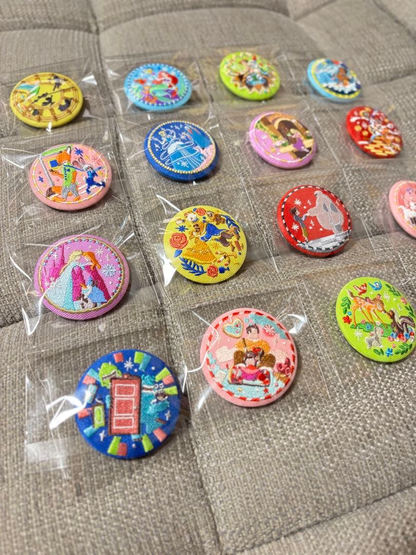 【本日発送⭕️】ディズニー刺繍缶バッジ2 コンプリート15個
