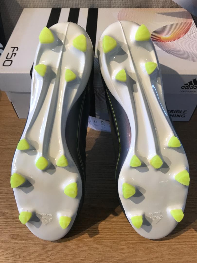adidas 激レア　Ｆ50　アディゼロＦＧ　メッシモデル　２６．０cm　未使用