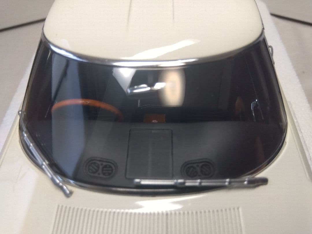 2825　オートアートトヨタ2000GT ワイヤースポーク