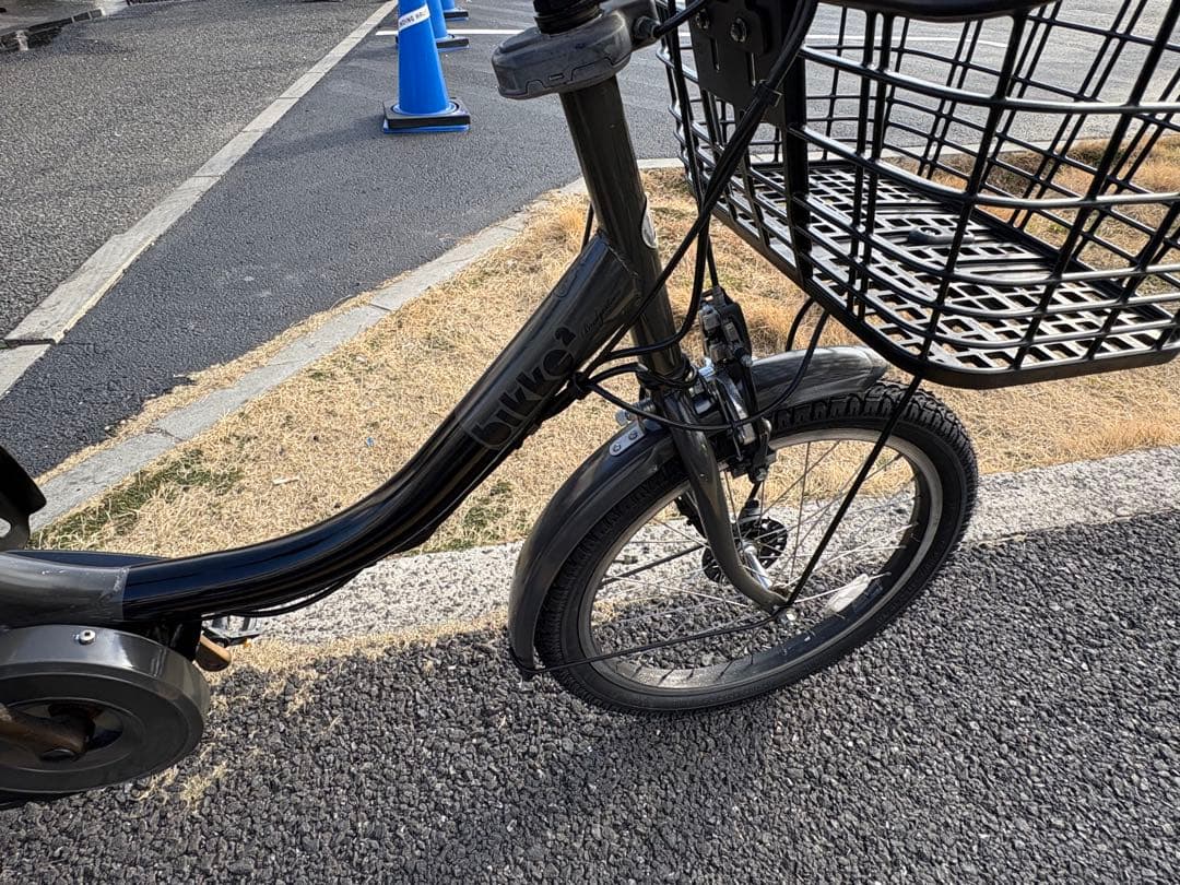 中古20㌅ブリヂストン電動アシスト自転車　8.7Ah 大阪　054