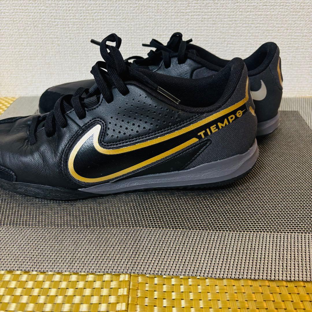Nike Tiempo フットサルシューズ ブラック/ゴールド