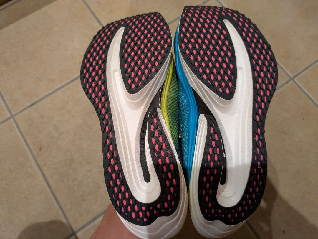 Mizuno ウエーブリベリオンプロ