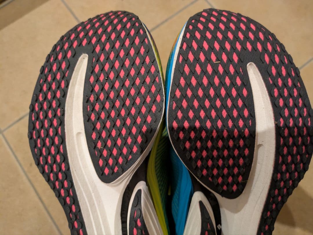 Mizuno ウエーブリベリオンプロ