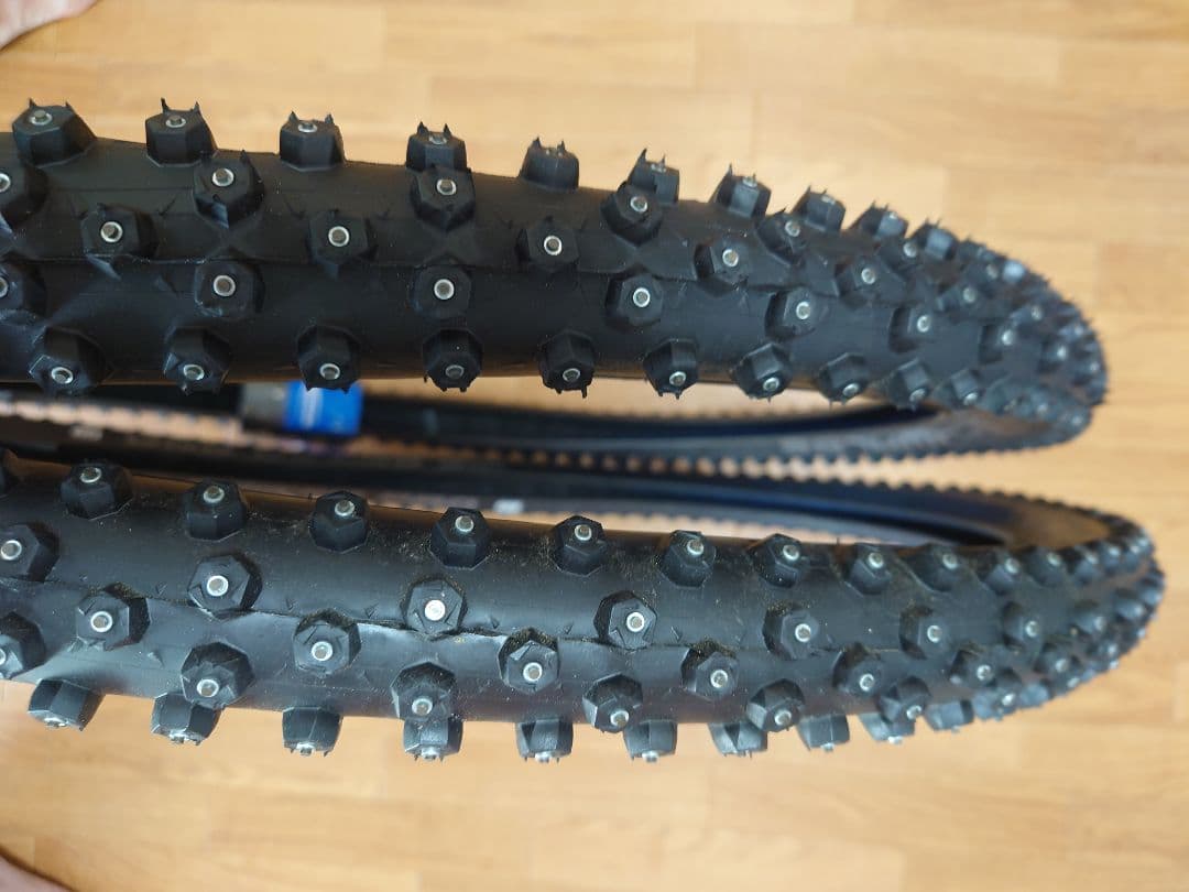 SCHWALBE ICE SPIKER PRO 26インチ　2本セット