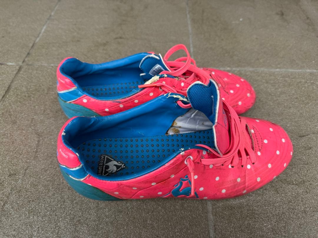 le coq sportif サッカーシューズ ピンク 水玉