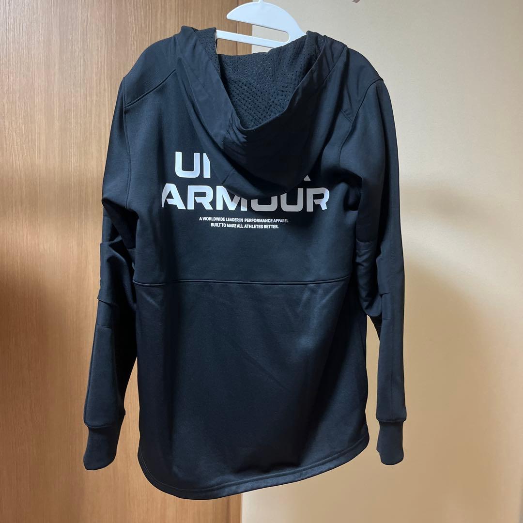 週末限定値下げ　Under Armour ジャージ上下セット MD ブラック