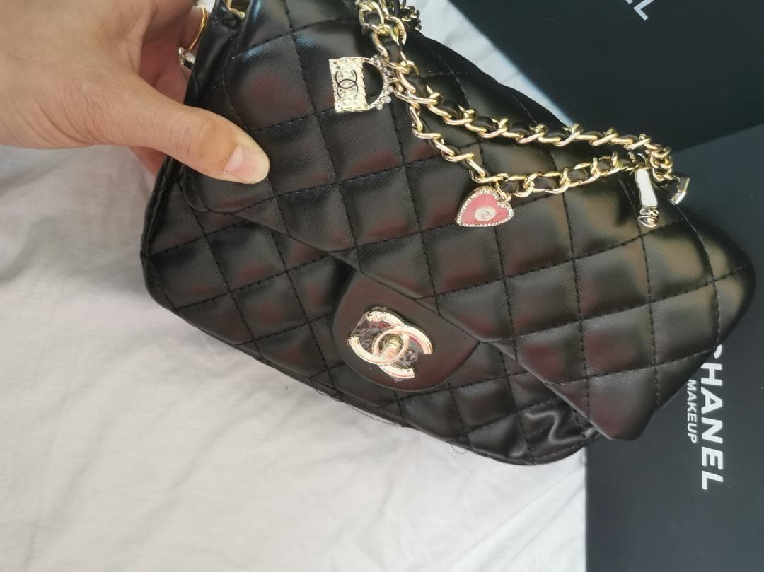 VIP ノベルティ ブラック レザー ショルダーバッグ