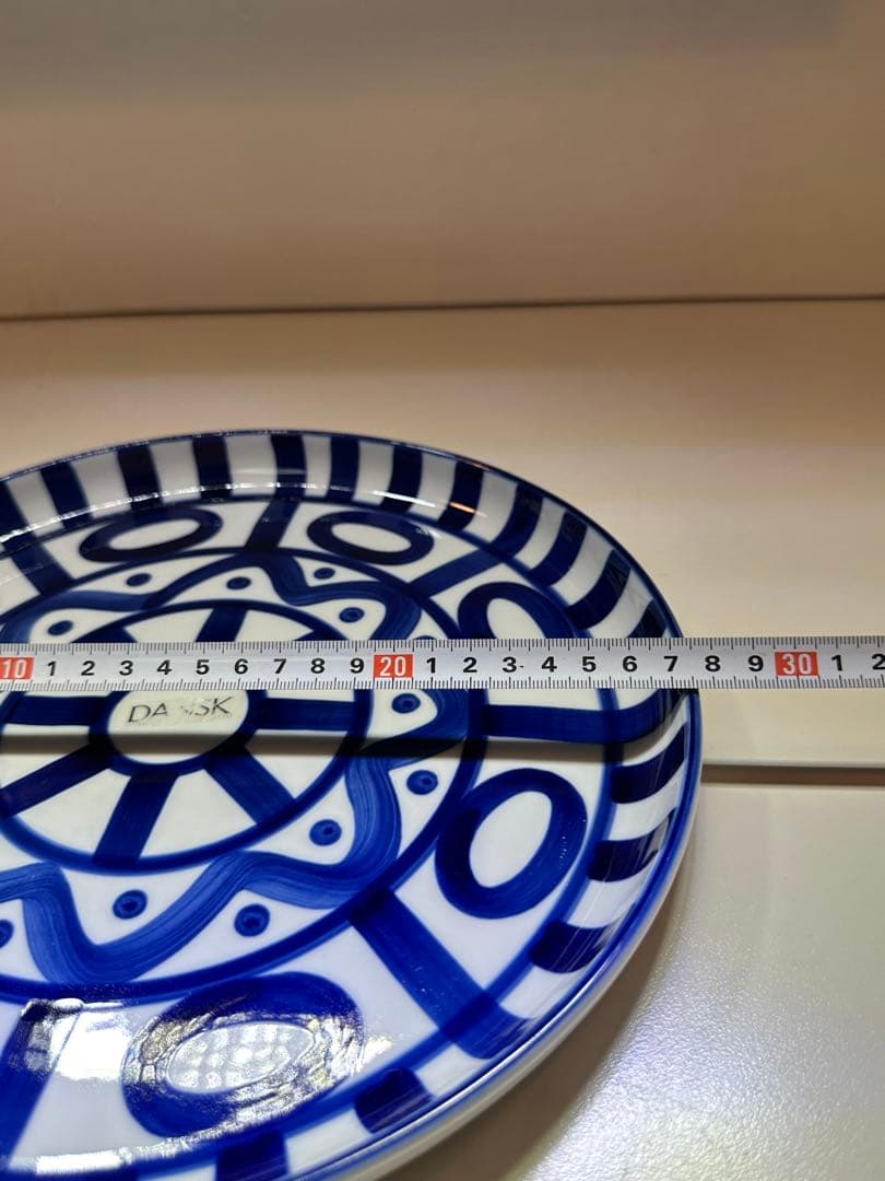 P03 DASK 幾何学模様の皿 直径約25cm 新品未使用　一枚
