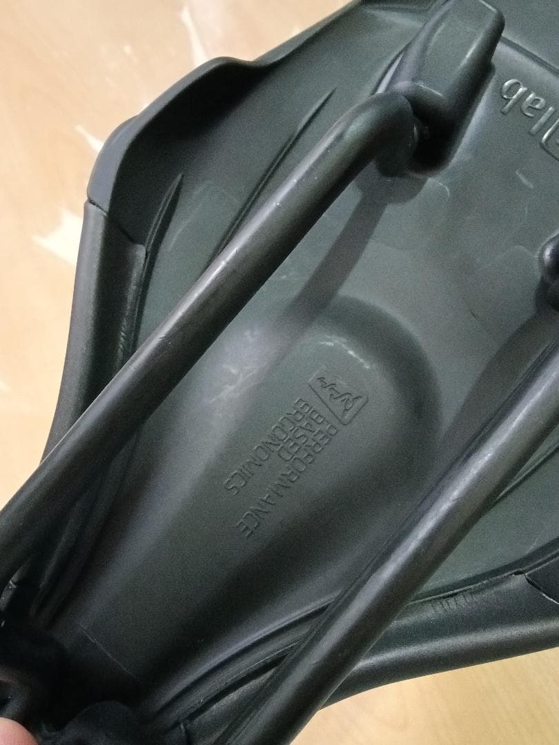 パーツ SQlab Saddle 613 ERGOWAVE R Carbon 12cm