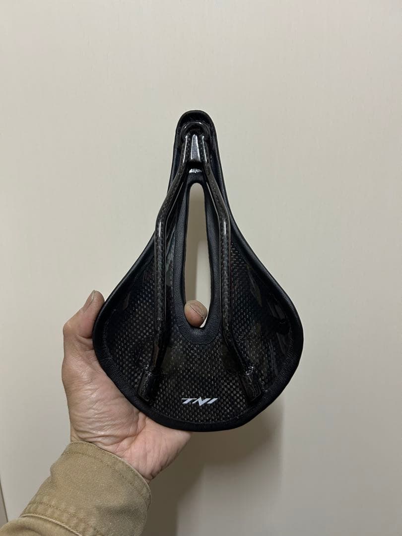 TNI Lite Fly II ライトフライ2 サドル　143mm